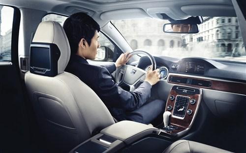 建議 過了30歲的男人,車?yán)锉M量添置這7樣汽車用品,實用有檔次