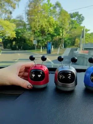 汽車用品 爆款熱賣中 可愛的機器人,即是香薰又是擺件,你是不是也安排上呢